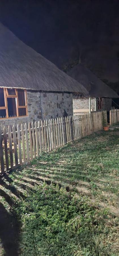 Le Tai Village Resort Near Solio Game Reserve Mweiga エクステリア 写真
