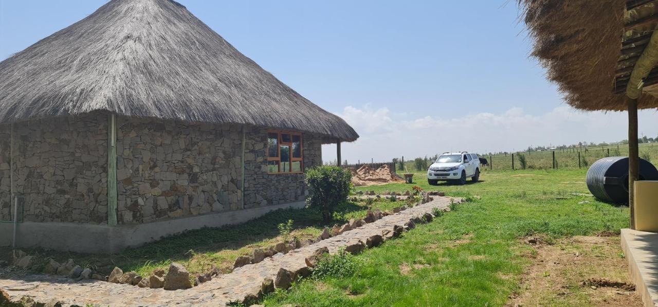 Le Tai Village Resort Near Solio Game Reserve Mweiga エクステリア 写真